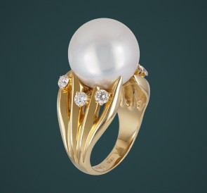 Кольцо с жемчугом 8422: белый морской жемчуг, золото 585°